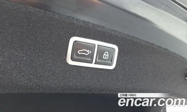 Genesis Electrified G80 2022 — Photo 19/20