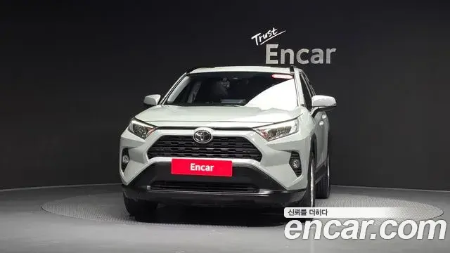 Toyota RAV4 2019 — Photo 3/20