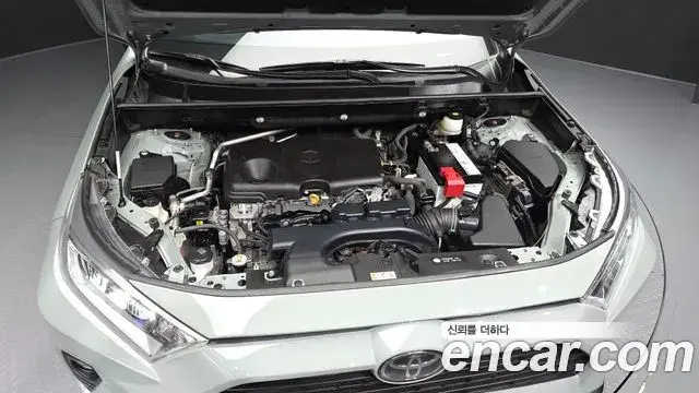 Toyota RAV4 2019 — Photo 6/20