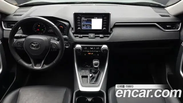 Toyota RAV4 2019 — Photo 7/20