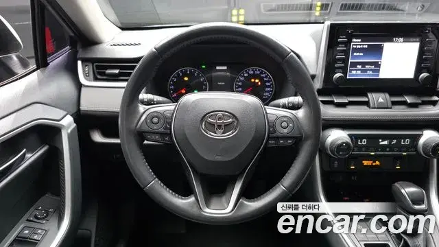 Toyota RAV4 2019 — Photo 13/20