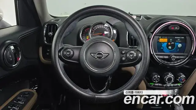 Mini Cooper Countryman 2019 — Photo 14/20