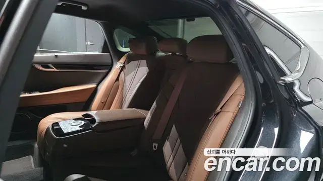 Genesis Electrified G80 2022 — Photo 12/20