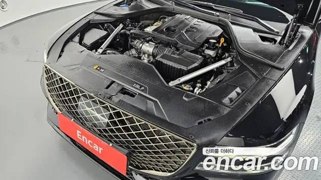 Genesis Electrified G80 2021 — Photo 6/20