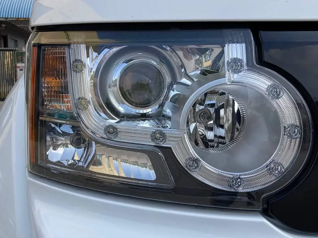 Land Rover Discovery 2012 — Şəkil 8/20