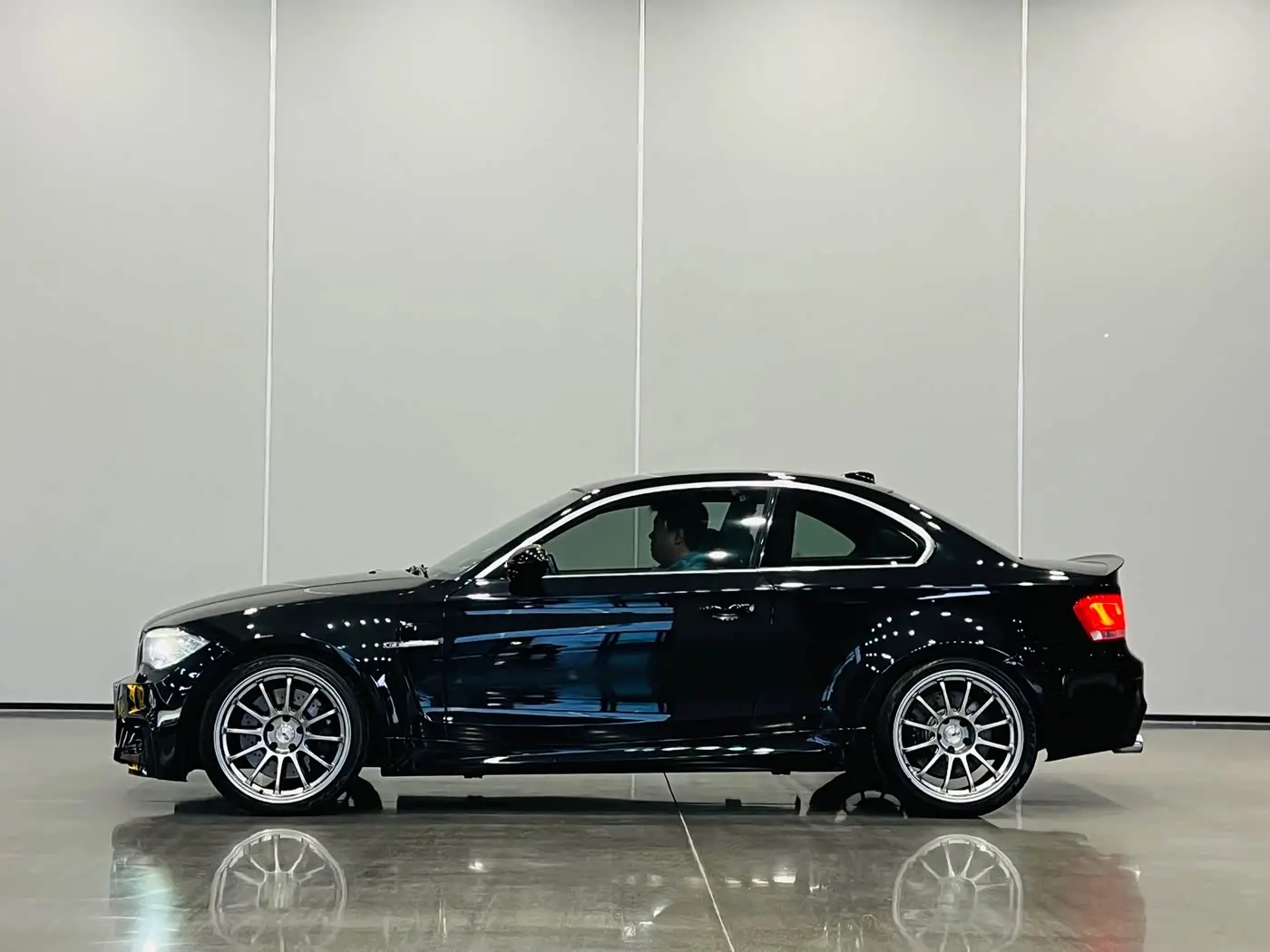 BMW 1 Series M 2012 — Şəkil 5/9