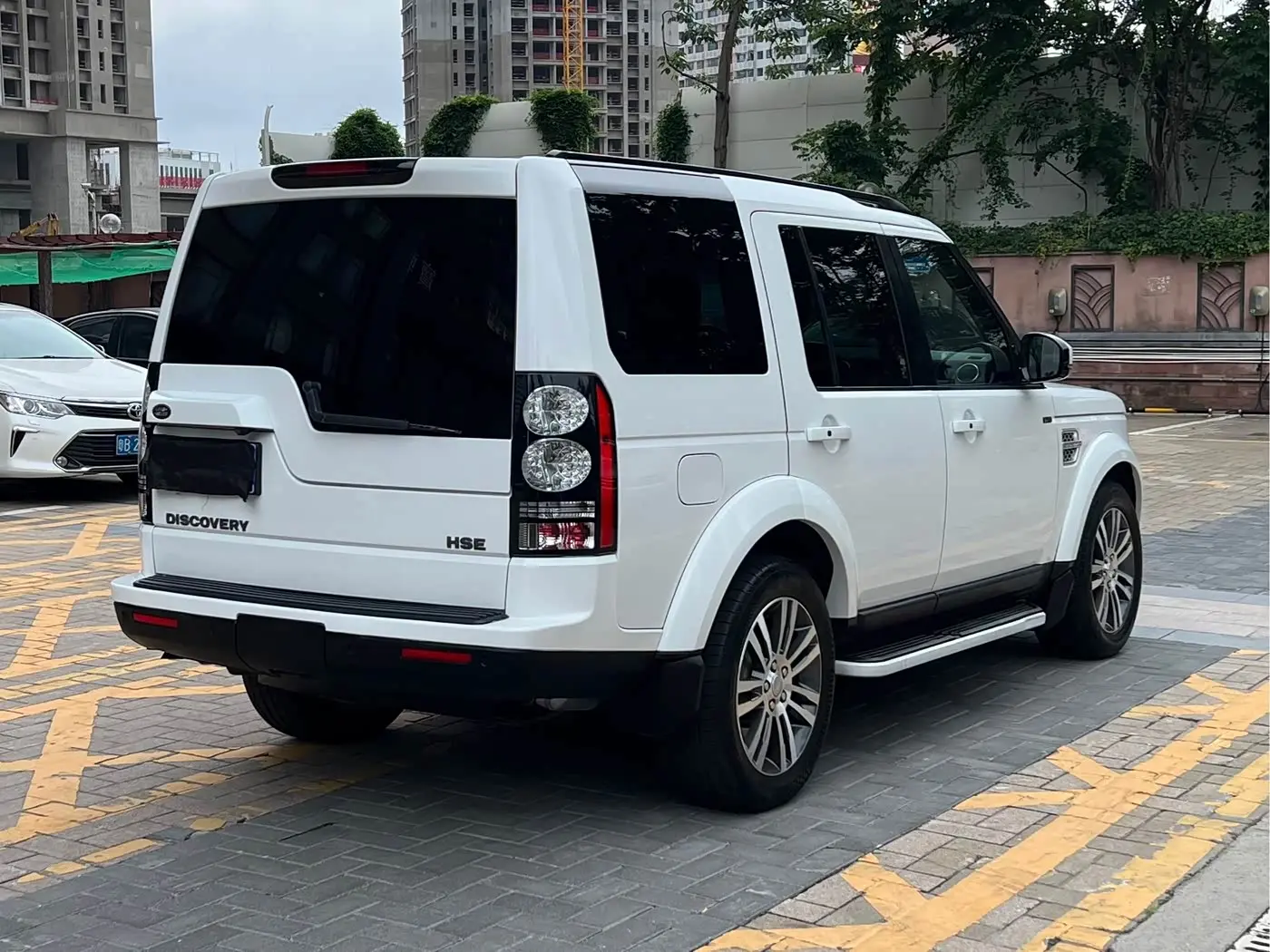 Land Rover Discovery 2015 — Photo 20/20