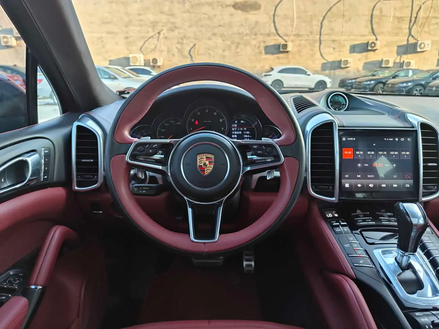 Porsche Cayenne 2016 — Photo 15/16