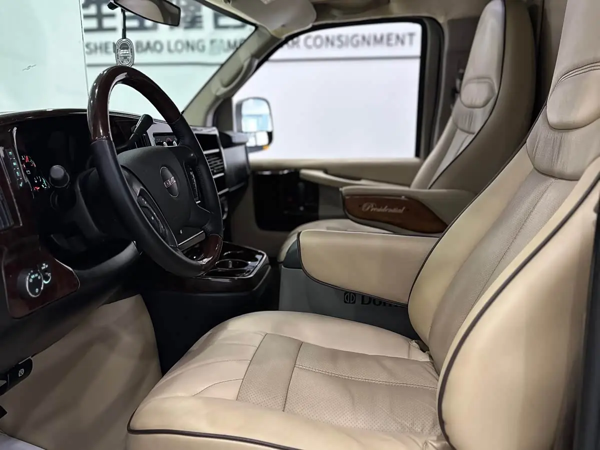 GMC Savana 2013 — Photo 7/19