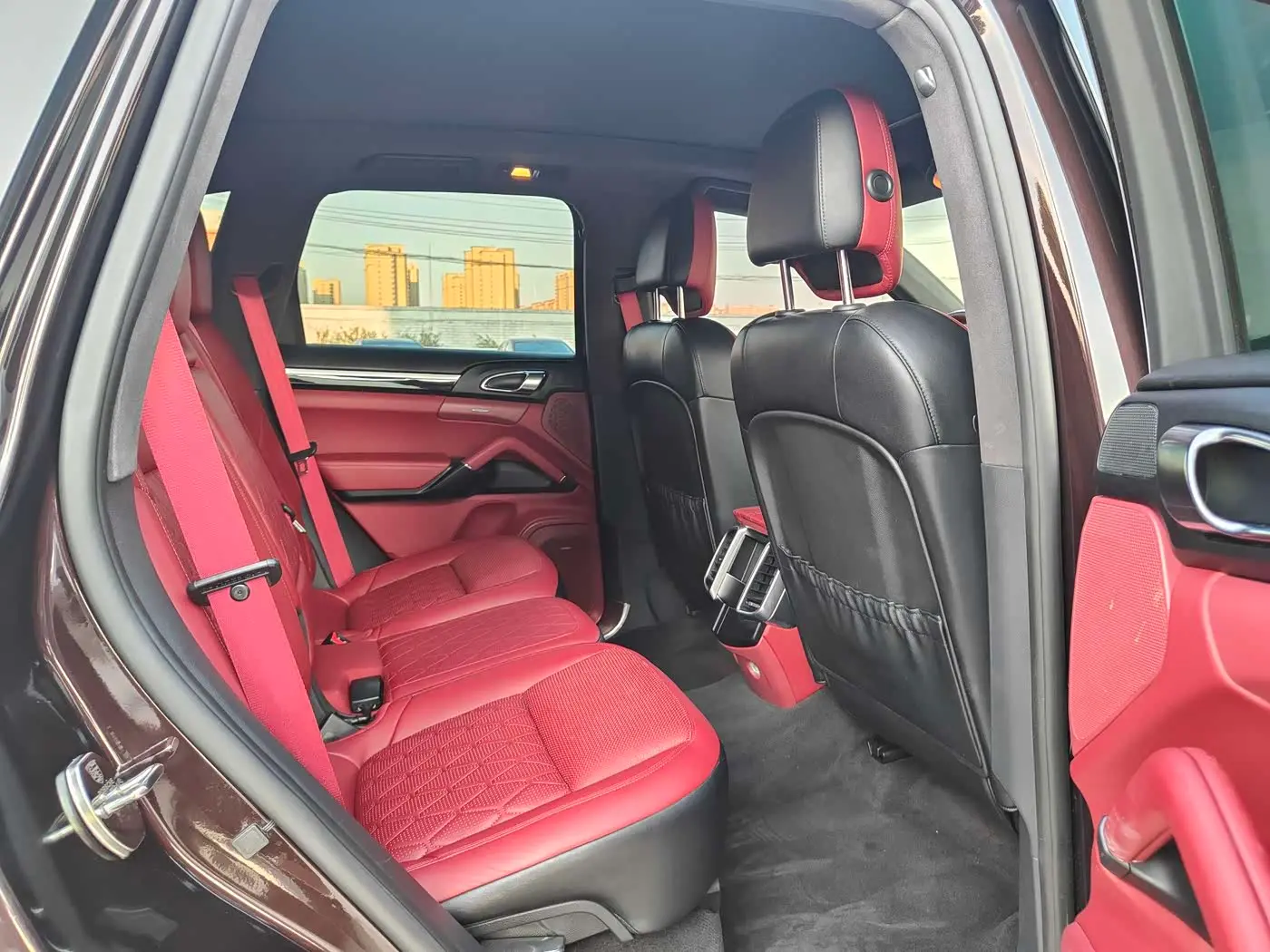 Porsche Cayenne 2016 — Photo 10/16
