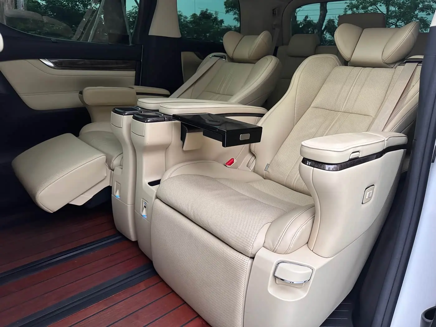 Toyota Alphard 2021 — Photo 15/19