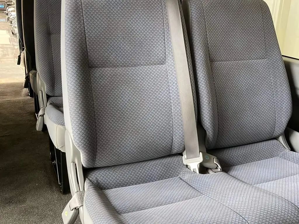 Toyota HIACE 2010 — Фото 12/15