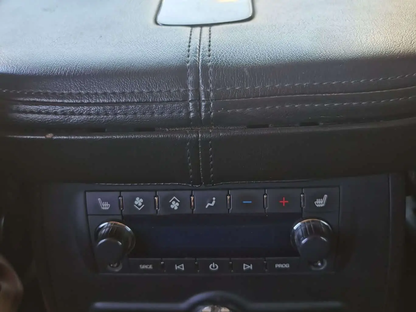 Cadillac Escalade 2011 — Photo 14/20