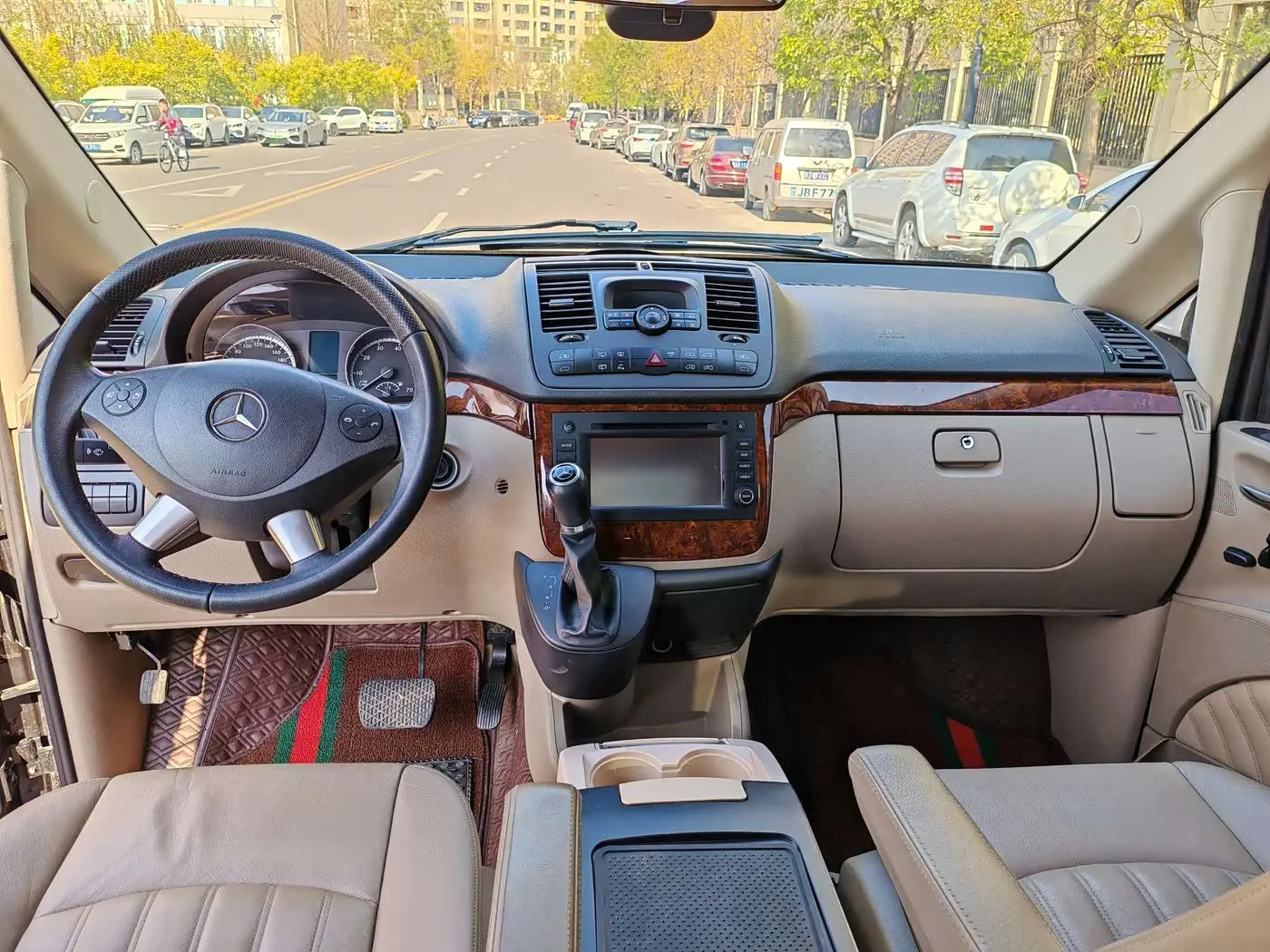 Mercedes-Benz Viano 2013 — Photo 15/20