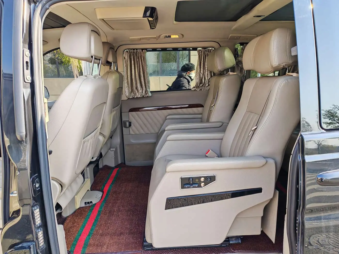 Mercedes-Benz Viano 2013 — Photo 12/20