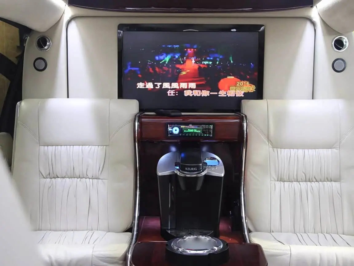Cadillac Escalade 2010 — Photo 10/16