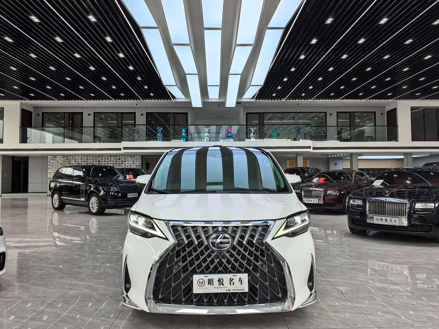 Toyota Vellfire 2020 — Photo 2/16