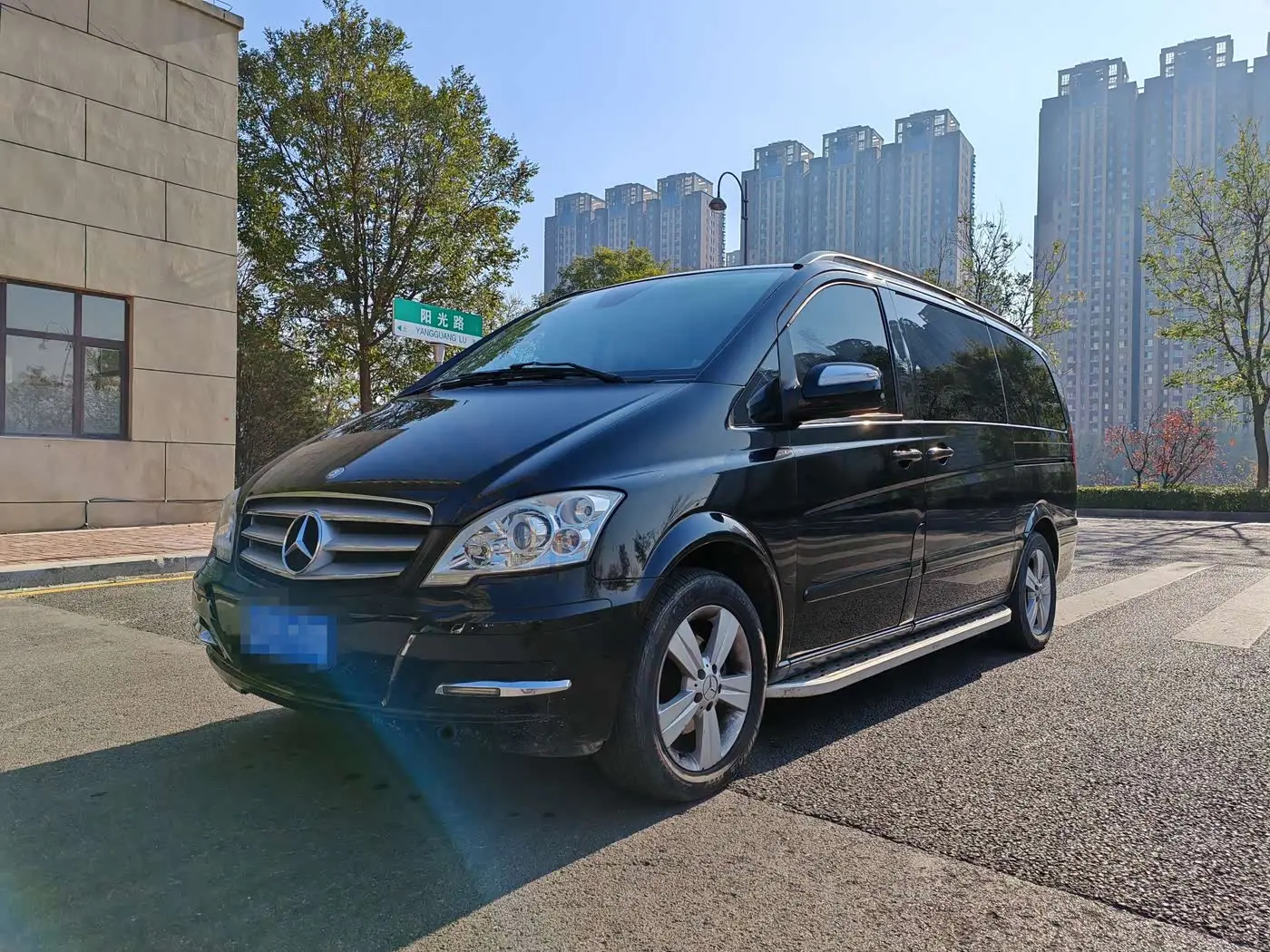 Mercedes-Benz Viano 2013 — Photo 1/20