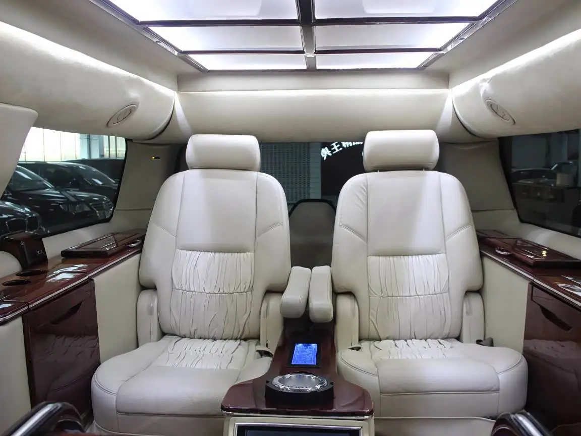 Cadillac Escalade 2010 — Photo 11/16