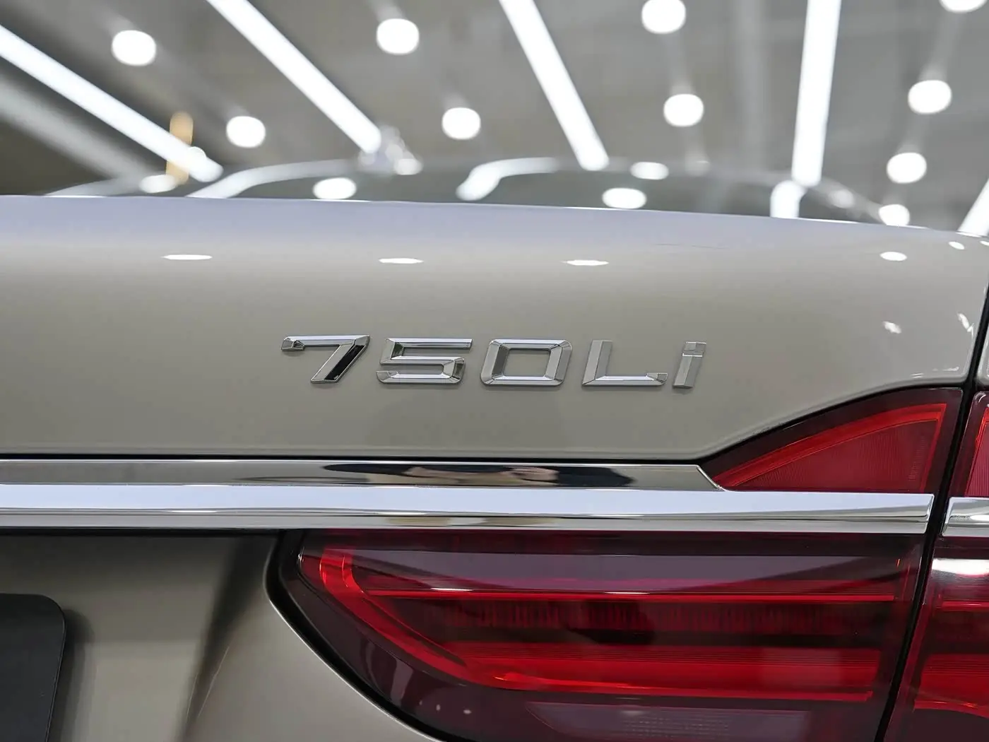 BMW 7 Series 2016 — Photo 7/20