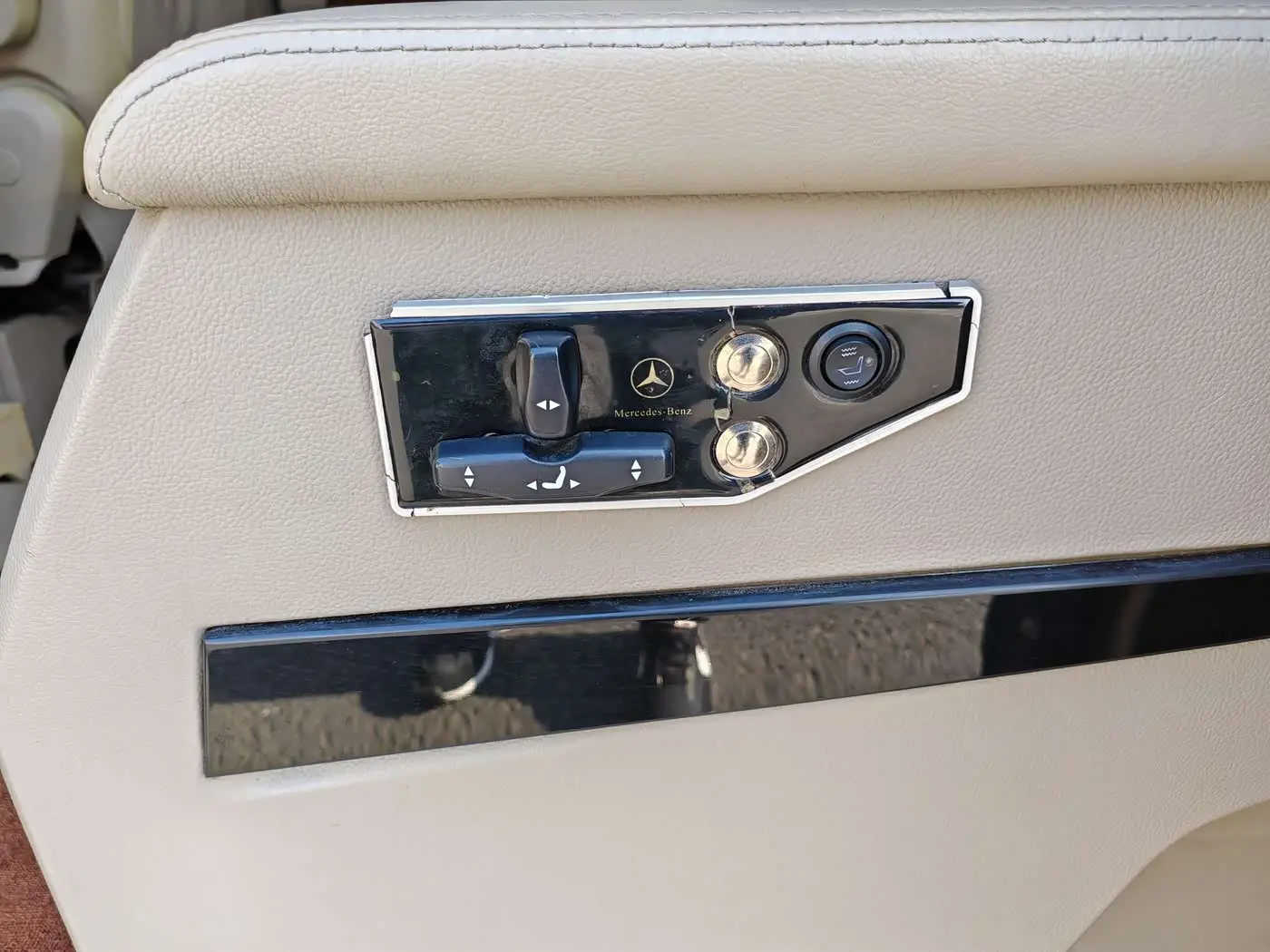 Mercedes-Benz Viano 2013 — Photo 14/20