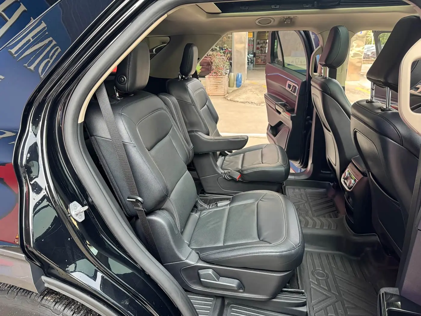 Ford Explorer 2020 — Фото 18/20