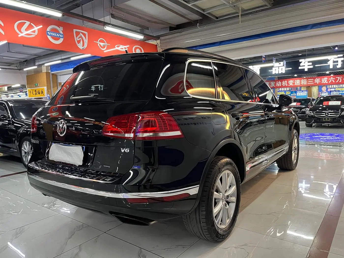 Volkswagen Touareg 2017 — Şəkil 5/15