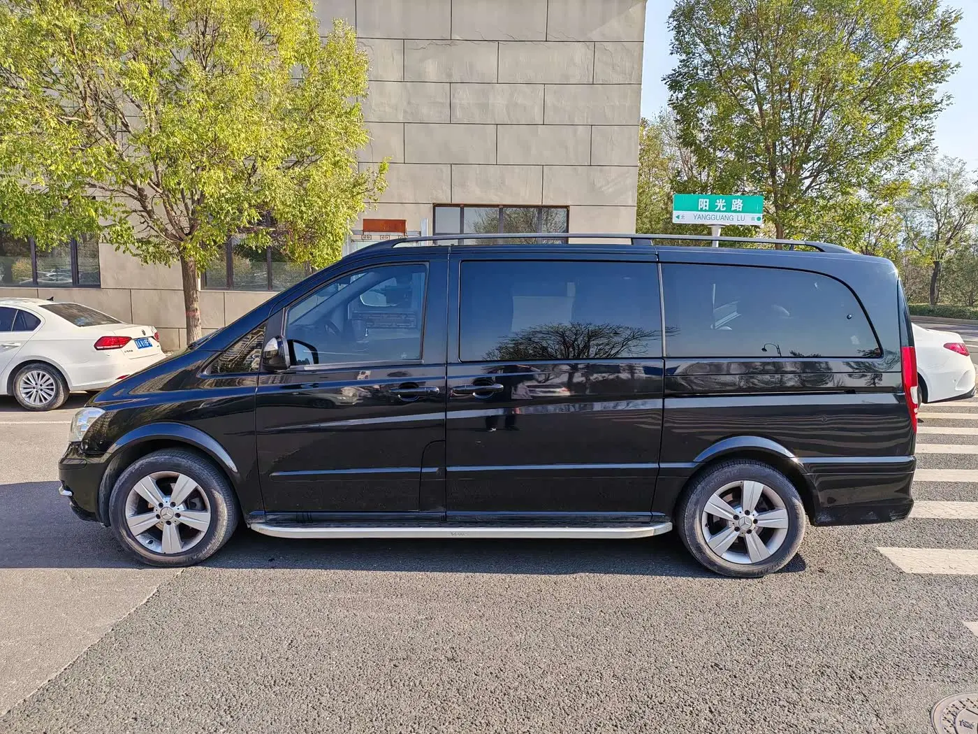 Mercedes-Benz Viano 2013 — Photo 2/20