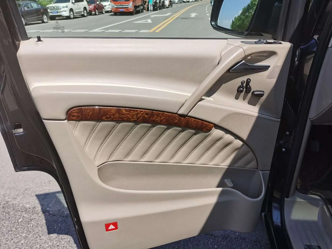 Mercedes-Benz Viano 2014 — Photo 18/20