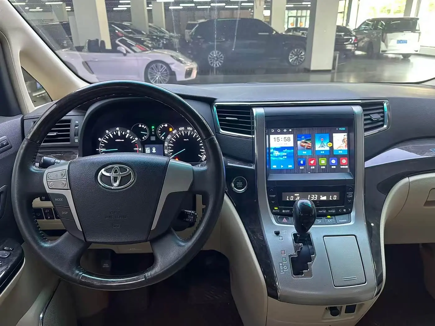 Toyota Alphard 2015 — Şəkil 10/16