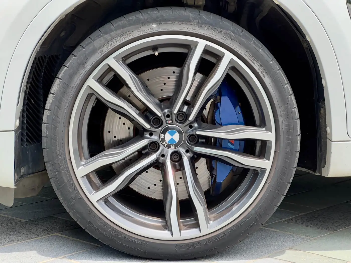 BMW X6 M 2017 — Photo 6/20
