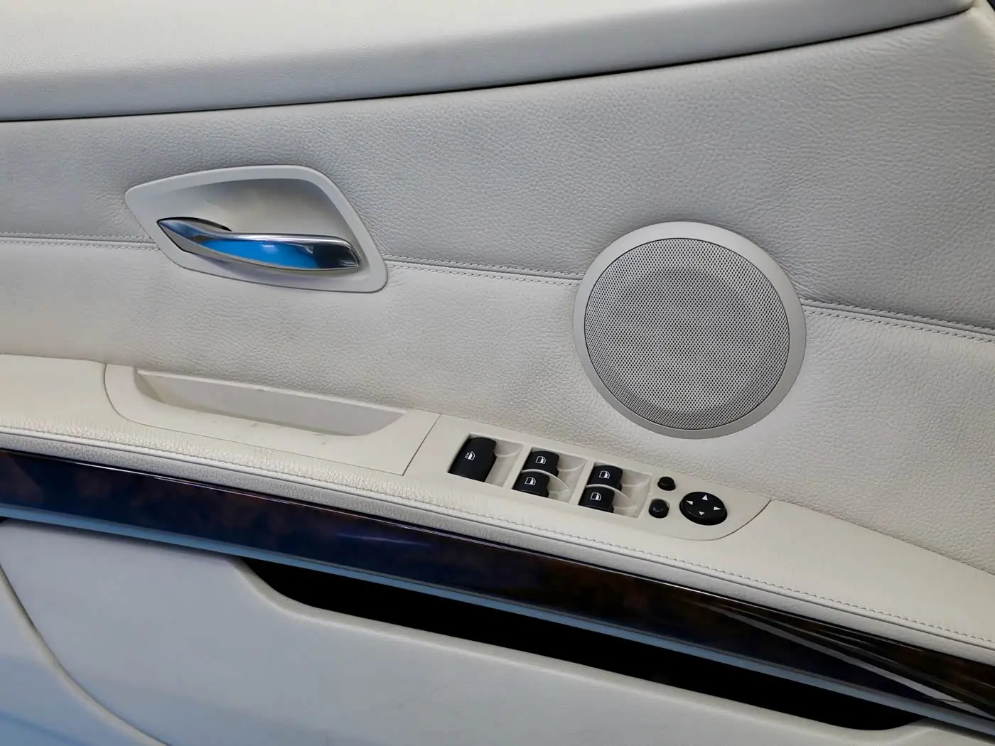 BMW 3 Series 2008 — Фото 16/20