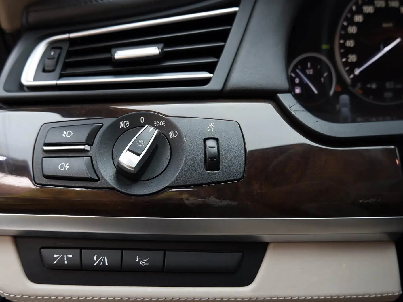 BMW 7 Series 2012 — Photo 5/12