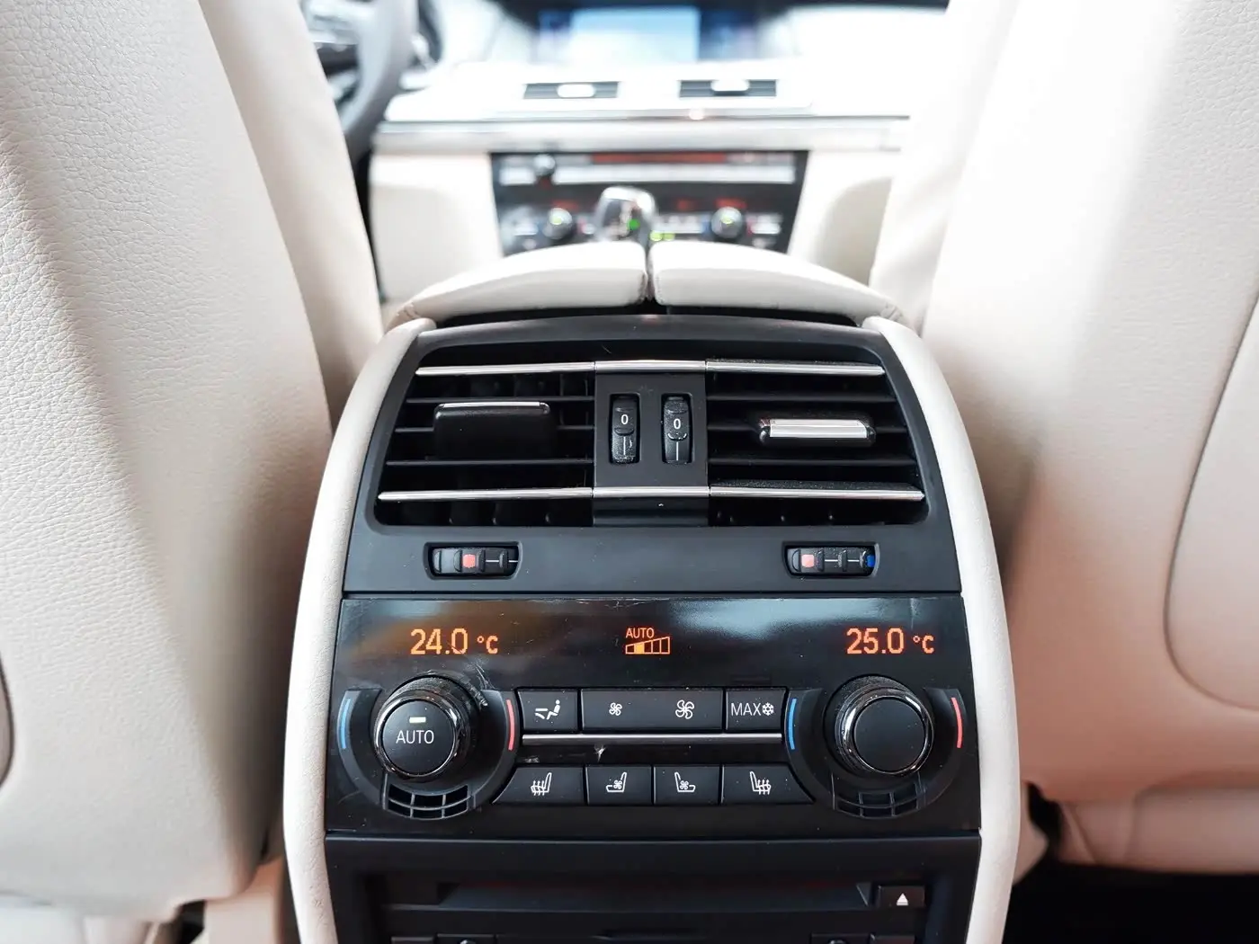 BMW 7 Series 2012 — Photo 9/12