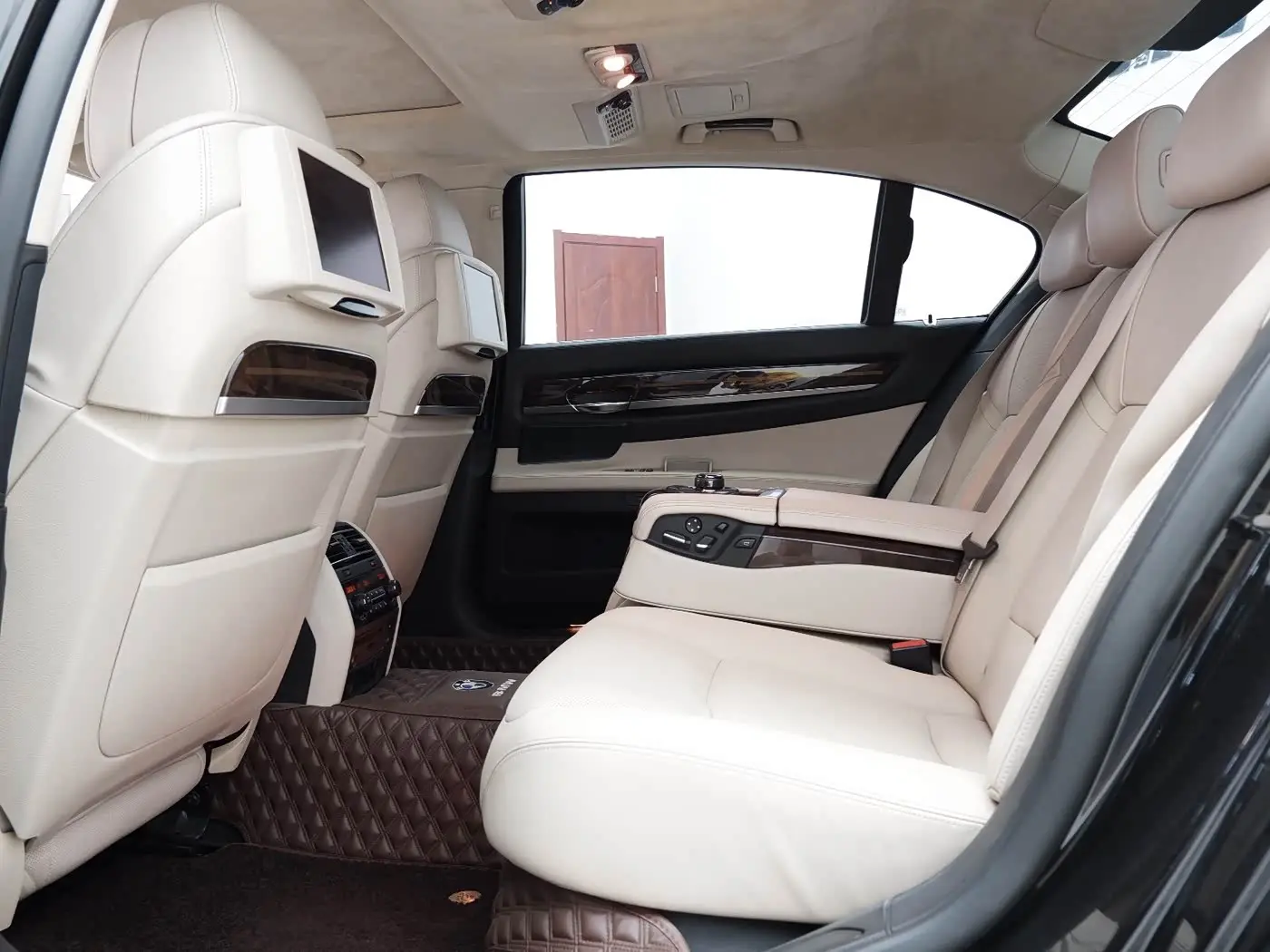 BMW 7 Series 2012 — Photo 10/12