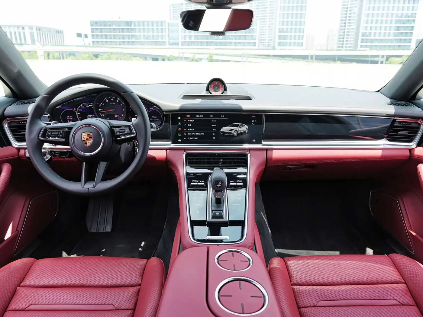 Porsche Panamera 2022 — Photo 8/16
