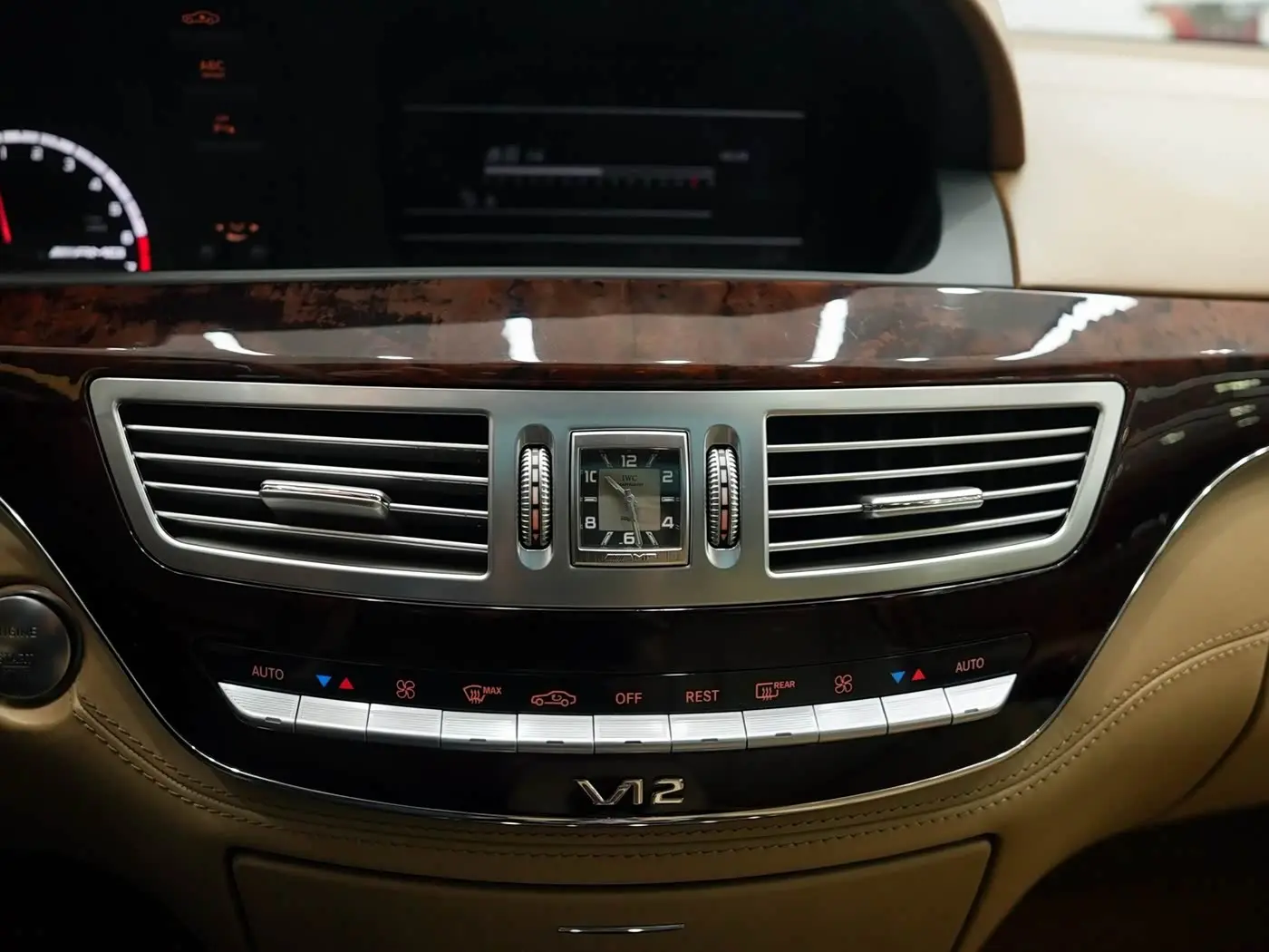 Mercedes-Benz S-Class AMG 2012 — Фото 18/20