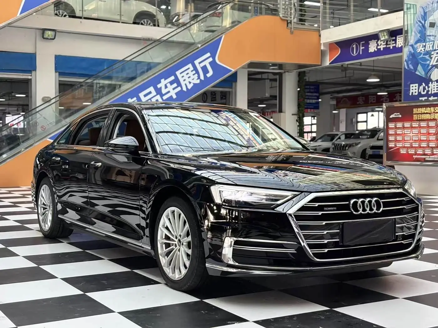Audi A8 2021 — Фото 3/20