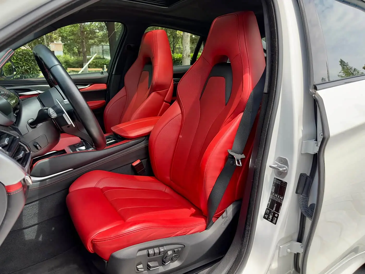 BMW X6 M 2017 — Photo 11/20