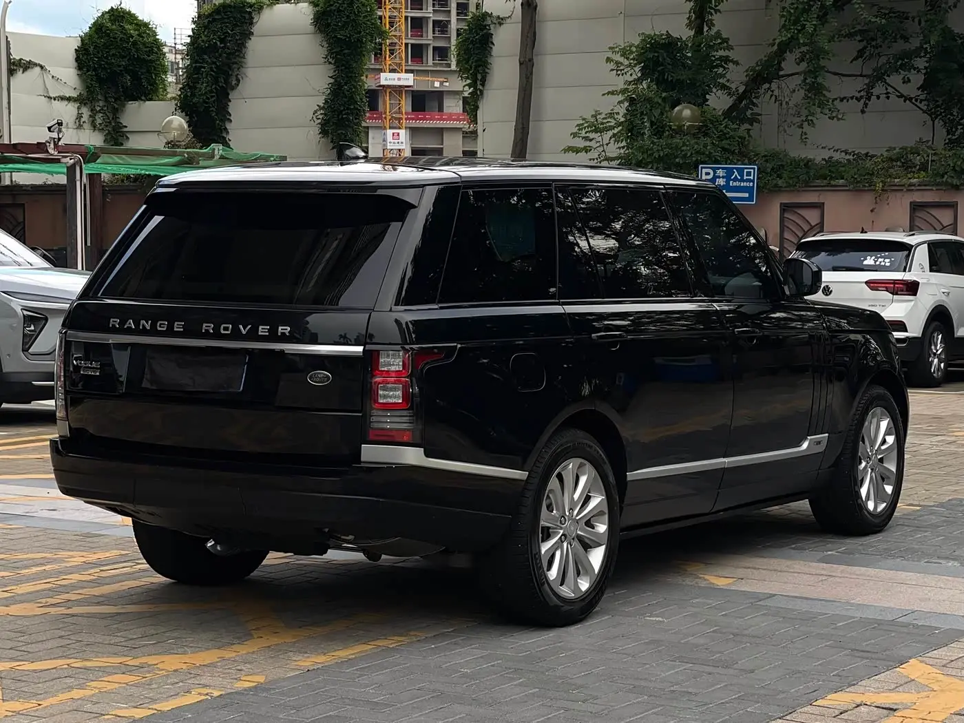 Land Rover Range Rover 2017 — Photo 18/20