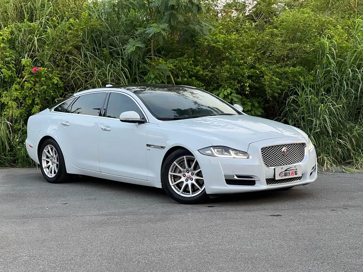 Jaguar XJ 2016 — Şəkil 3/20