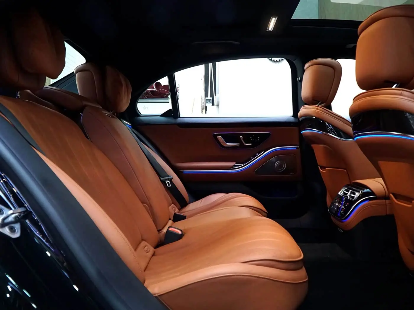 Mercedes-Benz S-Class 2023 — Photo 10/20
