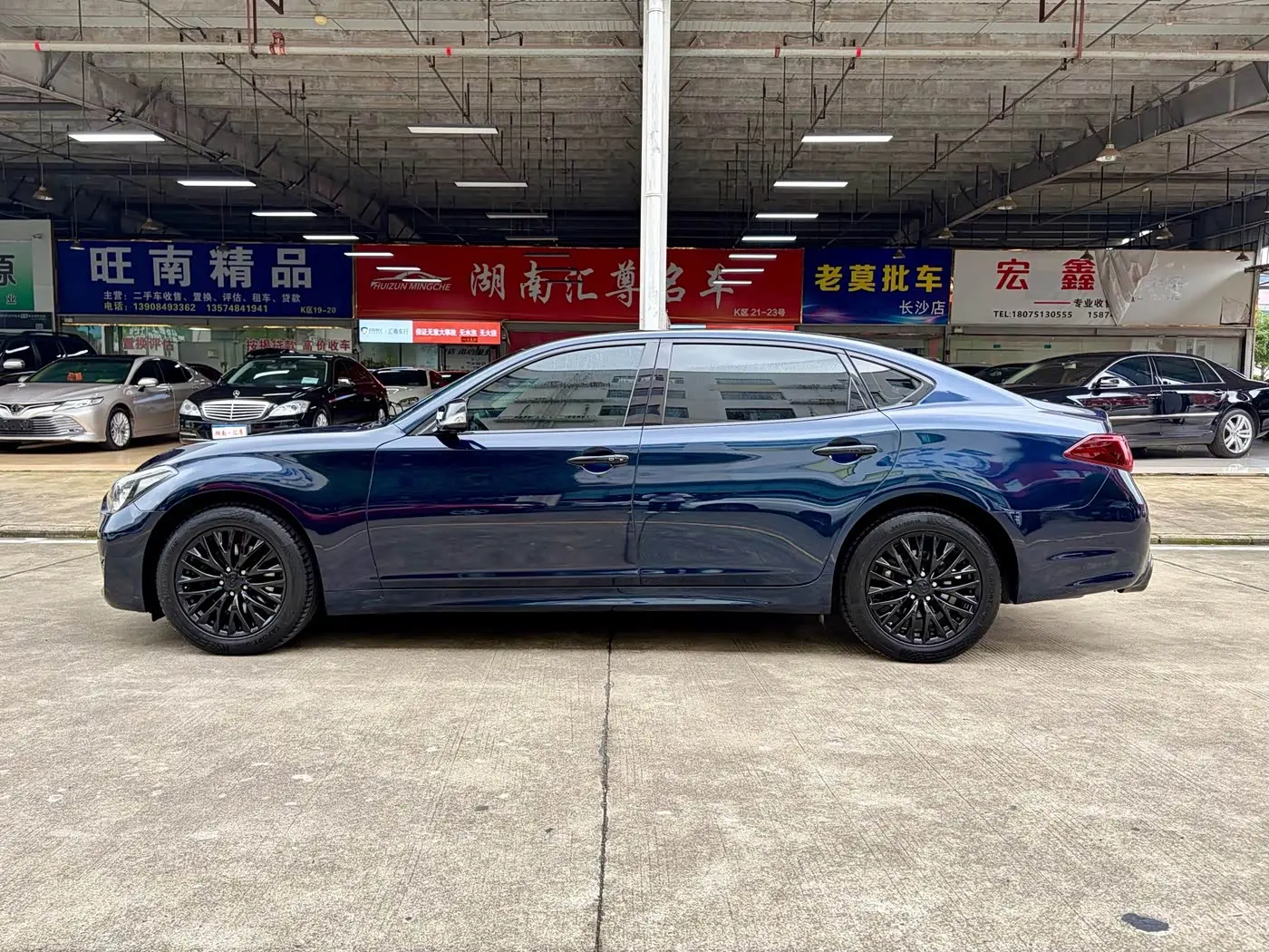 Infiniti Q70 2018 — Photo 12/17