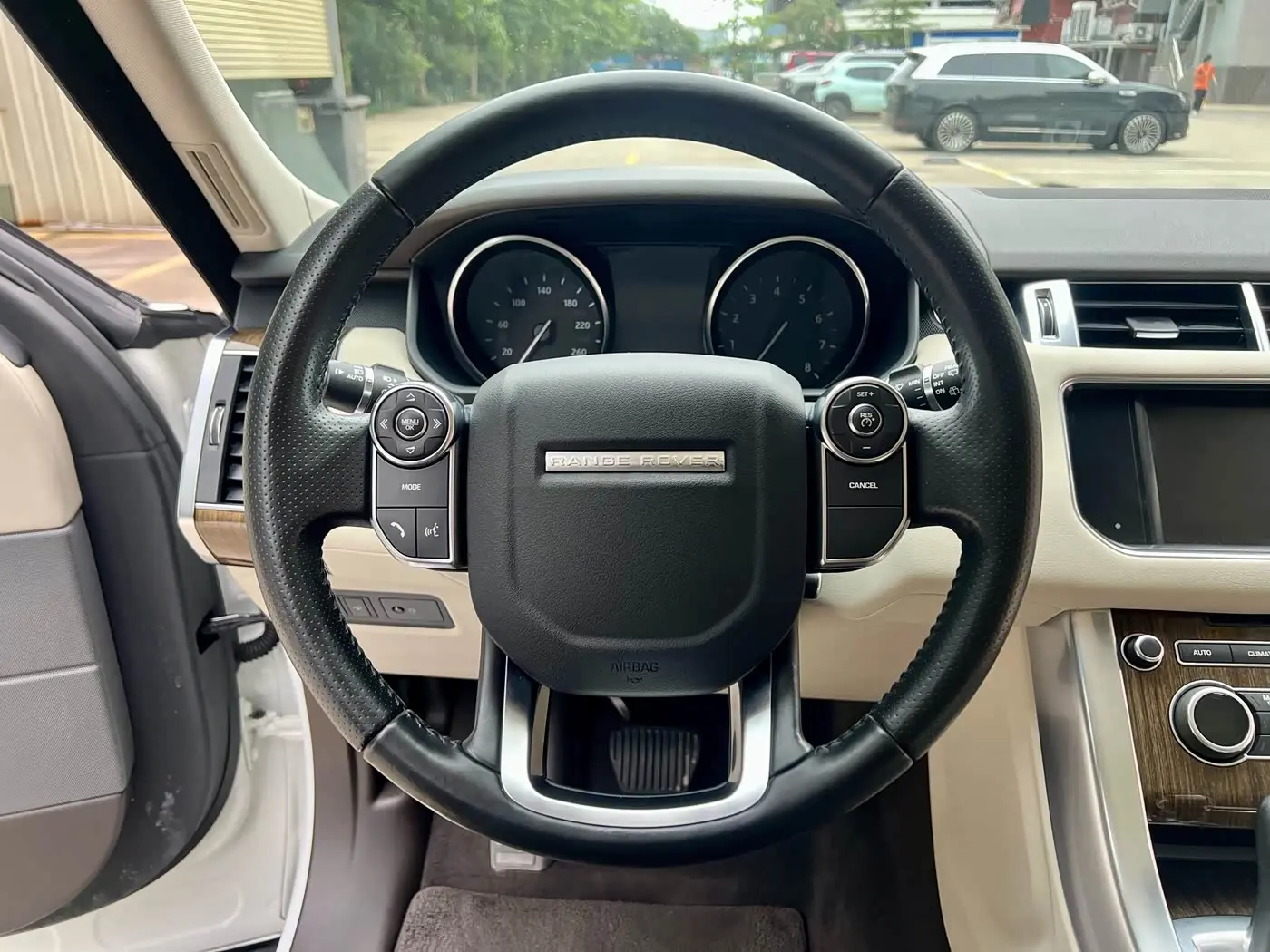 Land Rover Range Rover Sport 2016 — Photo 11/20
