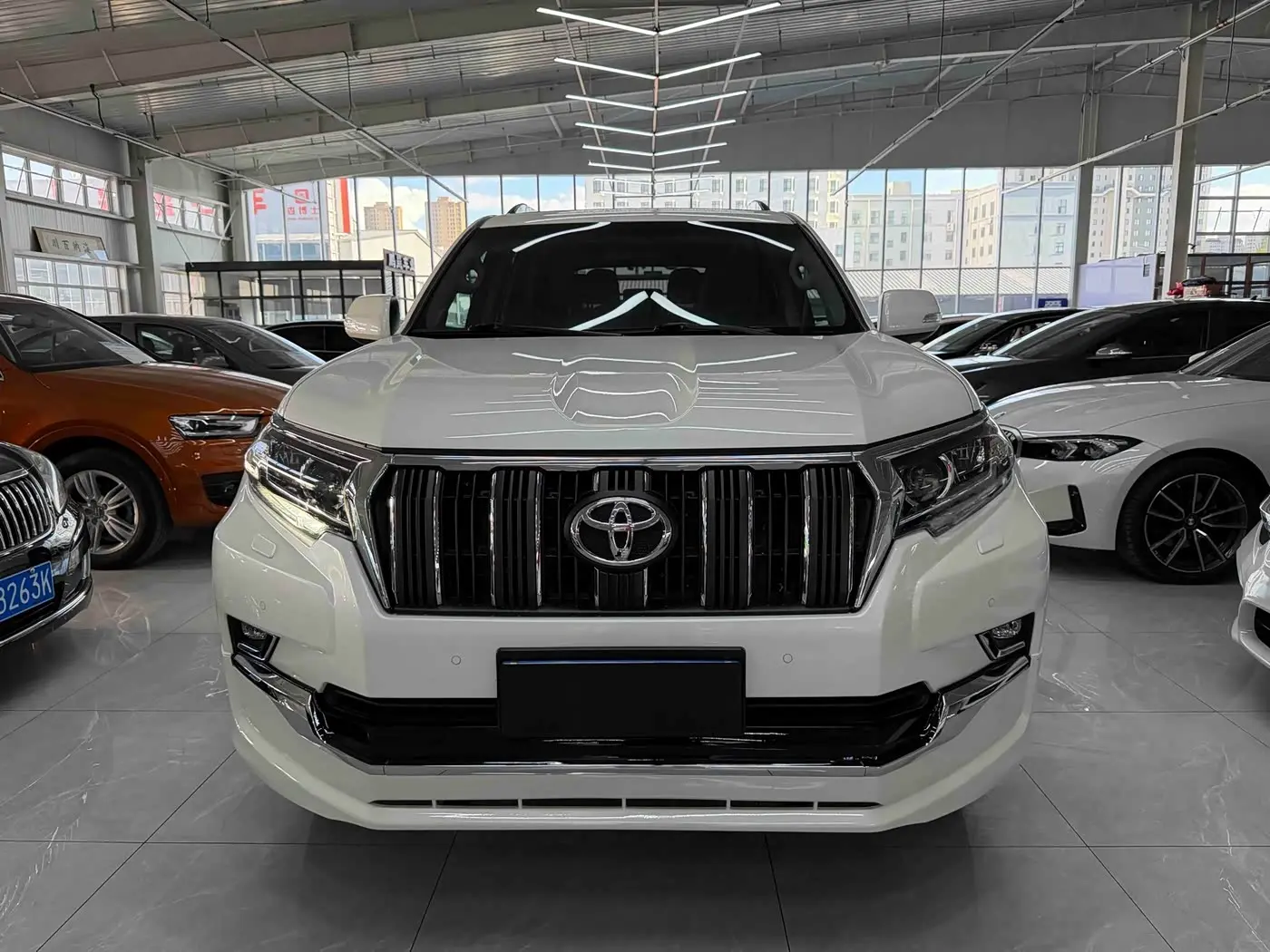 Toyota Prado 2019 — Photo 2/18