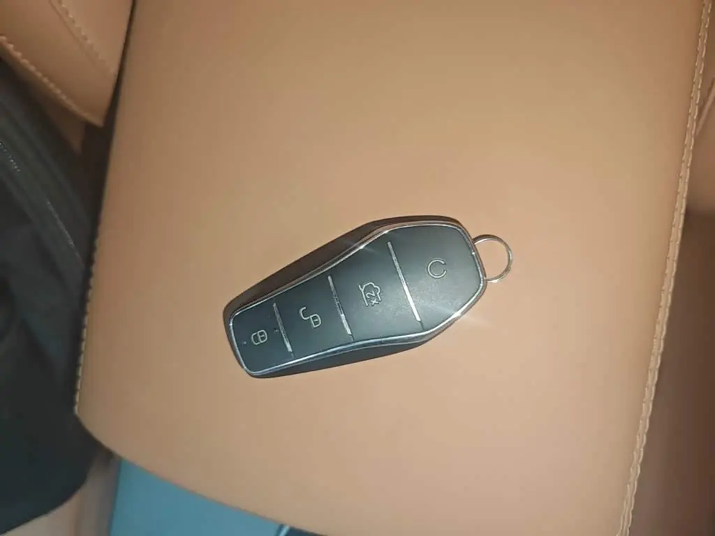 BYD Han L 2025 — Şəkil 9/20
