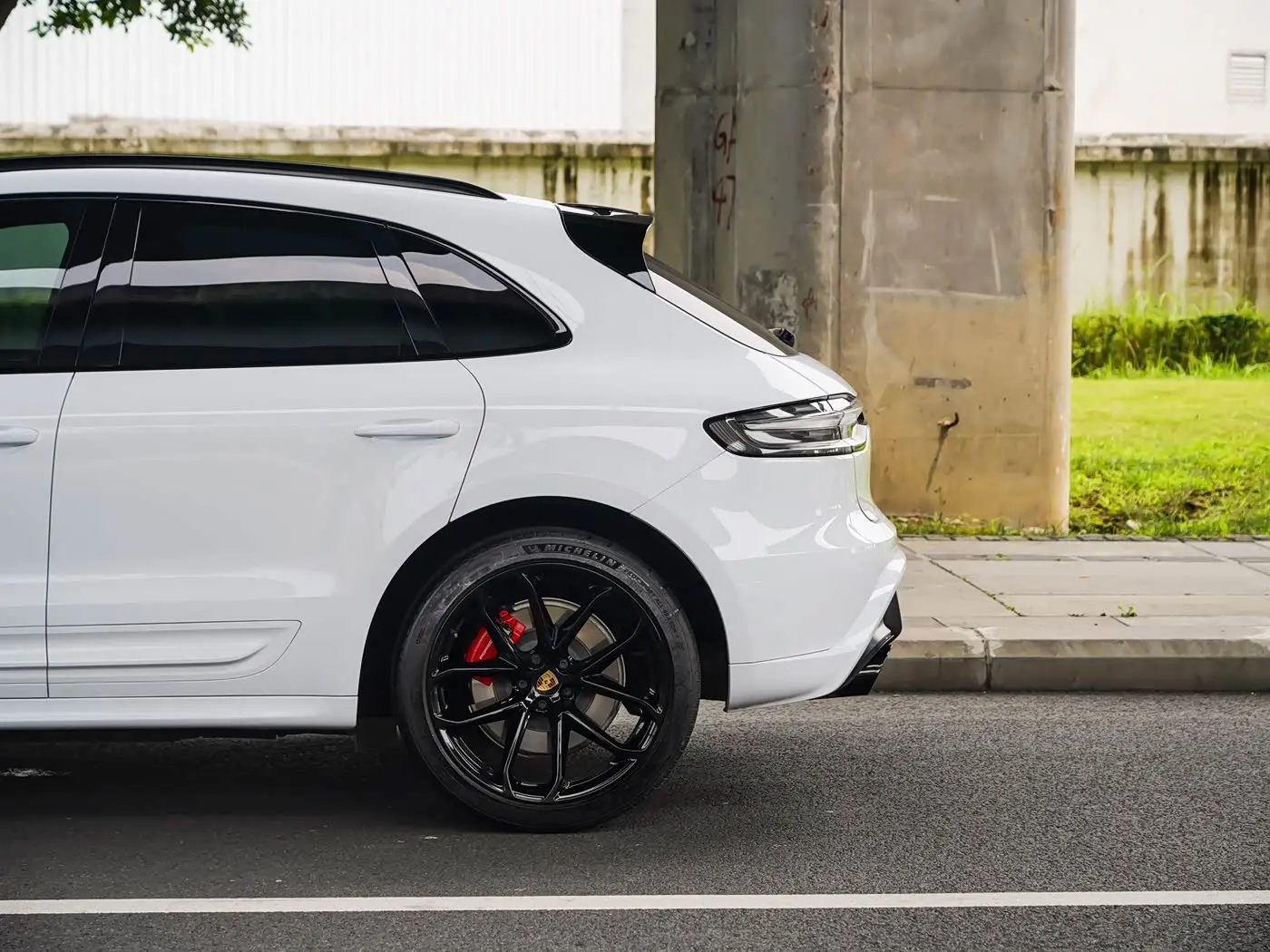 Porsche Macan 2022 — Photo 19/20