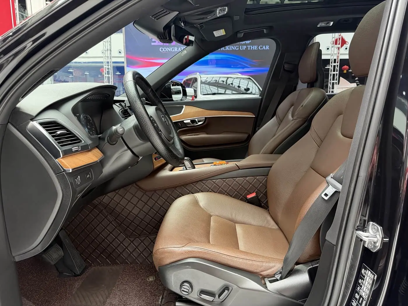 Volvo XC90 2021 — Şəkil 8/19