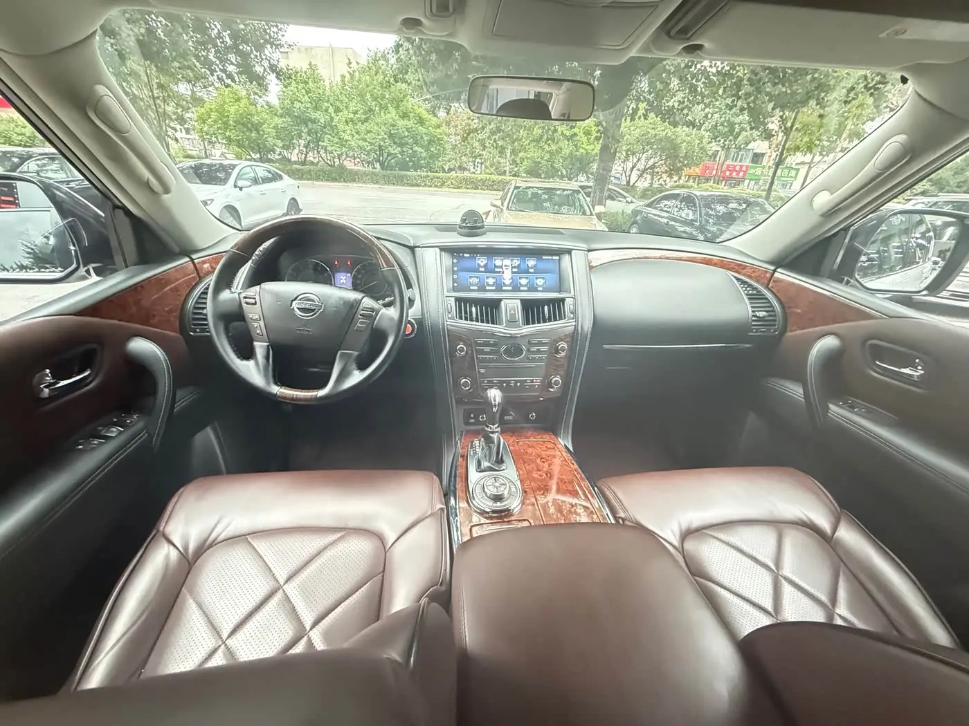 Nissan Patrol 2019 — Photo 12/20