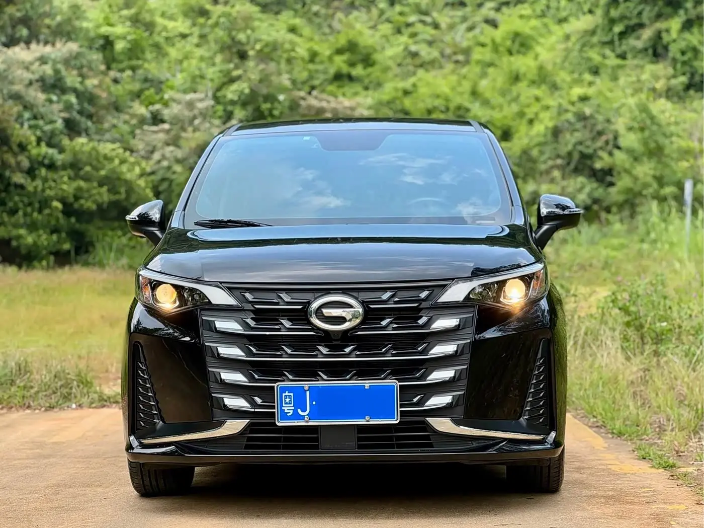 GAC Trumpchi Trumpchi M6 2025 — Фото 2/9